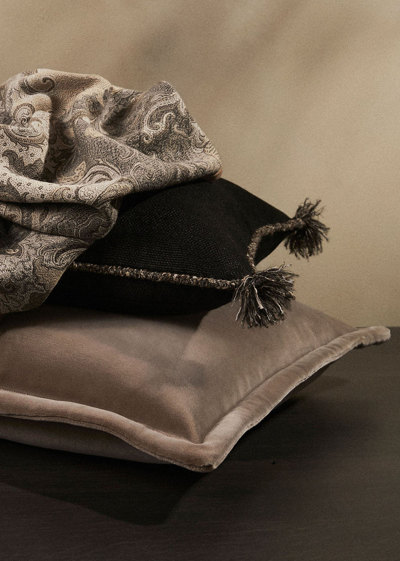 Elizabeth Throw with Fringe & Suede Edge - Cygnet